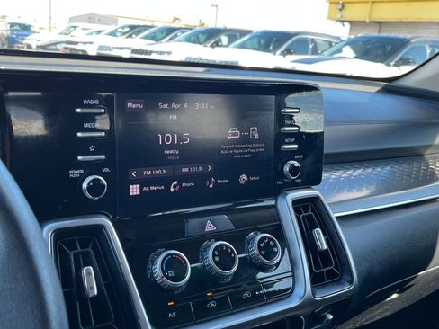 Used 2023 Kia Sorento LX image 20