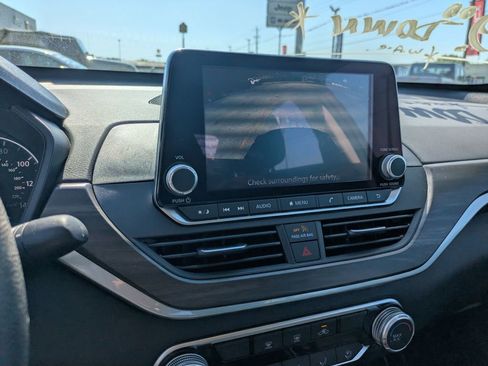 Used 2024 Nissan Altima 2.5 SV image 21