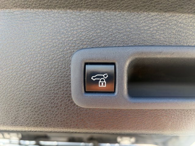 Used 2025 Toyota Sienna XSE w/ XSE Premium Package AWD/4WD image 22