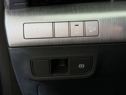 Certified 2024 Hyundai Kona SE image 12