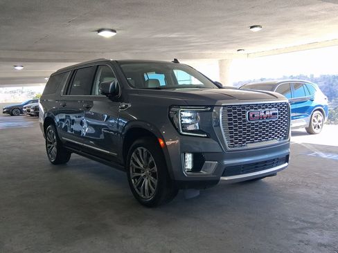 Used 2022 GMC Yukon XL Denali image 5