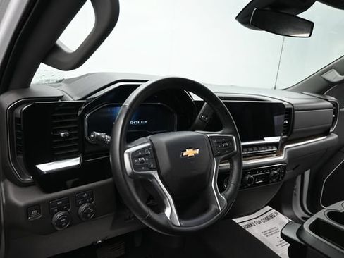 Used 2023 Chevrolet Silverado 1500 LT AWD/4WD image 12