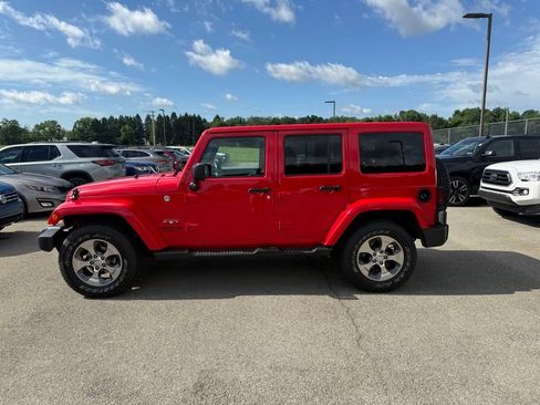 Used 2017 Jeep Wrangler Unlimited Sahara AWD/4WD image 9