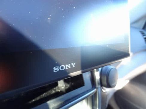 Used 2013 Toyota Highlander SE image 17