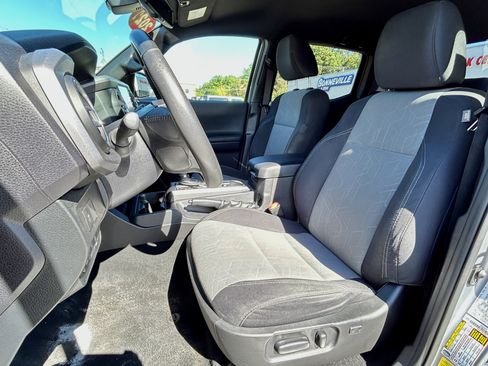 Used 2021 Toyota Tacoma TRD Off-Road image 22