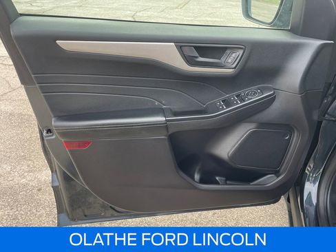 Used 2022 Ford Escape SE w/ SE Sport Appearance Package image 20