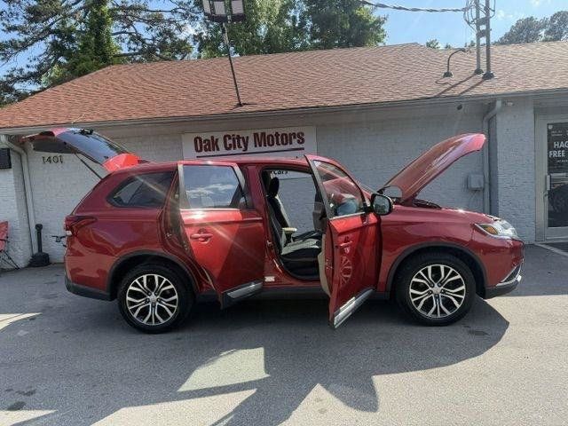 Used 2017 Mitsubishi Outlander SEL AWD/4WD image 10