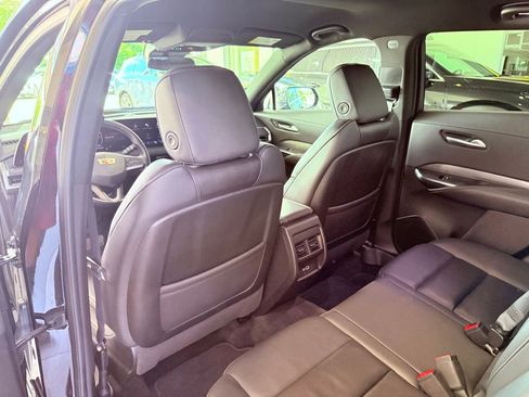 Used 2025 Cadillac XT4 Premium Luxury FWD image 29