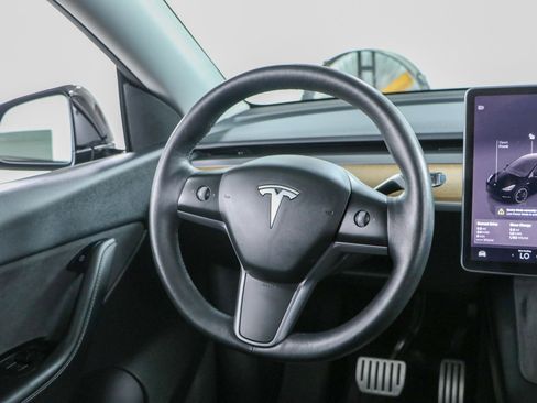Used 2022 Tesla Model Y Performance AWD/4WD image 12