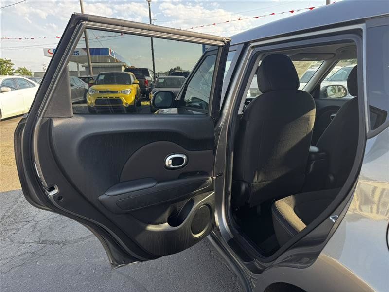 Used 2016 Kia Soul FWD image 16