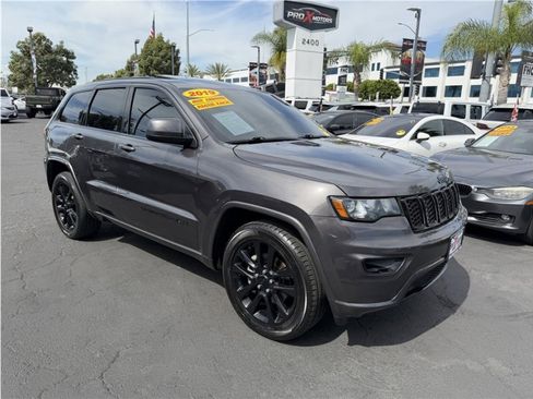 Used 2019 Jeep Grand Cherokee Altitude image 7