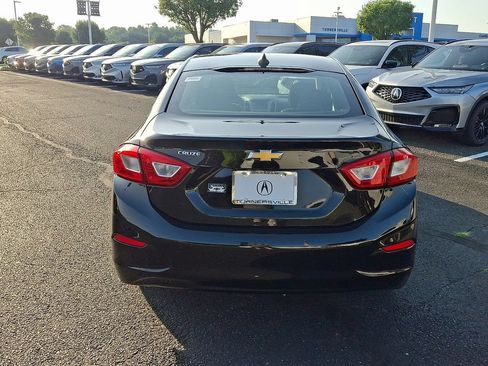 Used 2018 Chevrolet Cruze LS FWD image 5