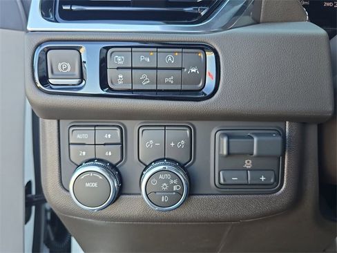 New 2026 GMC Yukon Elevation w/ Elevation Premium Package image 25
