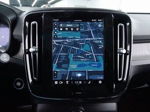 Certified 2025 Volvo XC40 B5 Core image 15