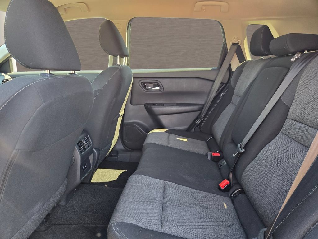 Used 2025 Nissan Rogue SV FWD image 13