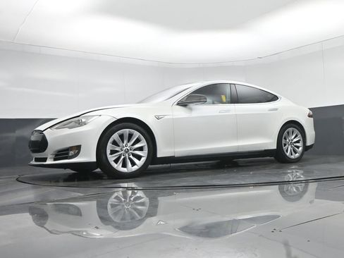 Used 2013 Tesla Model S Performance image 45