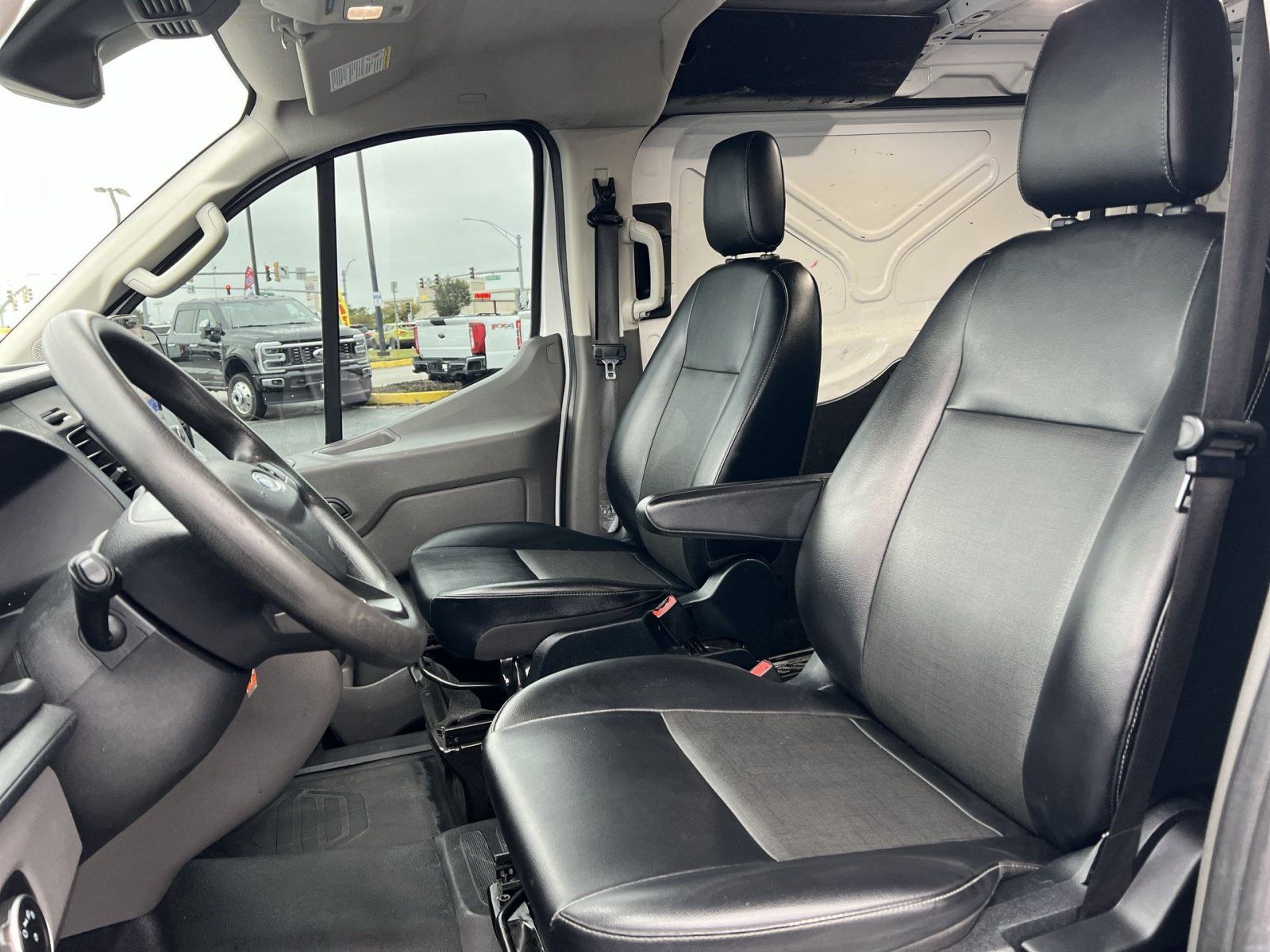 Used 2022 Ford Transit 250 Low Roof AWD image 13