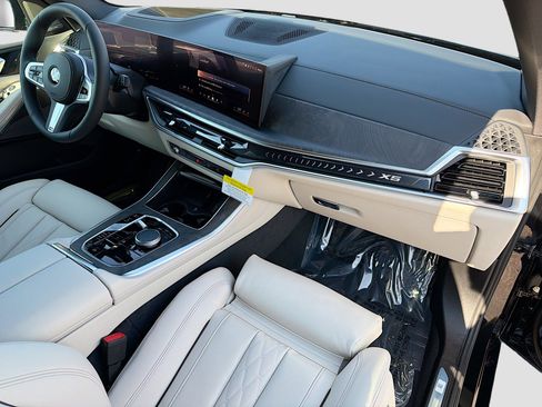 New 2026 BMW X5 sDrive40i w/ M Sport Package image 14