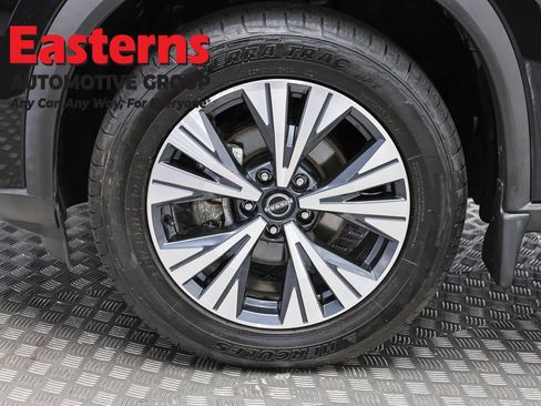 Used 2023 Nissan Rogue SV AWD/4WD image 32