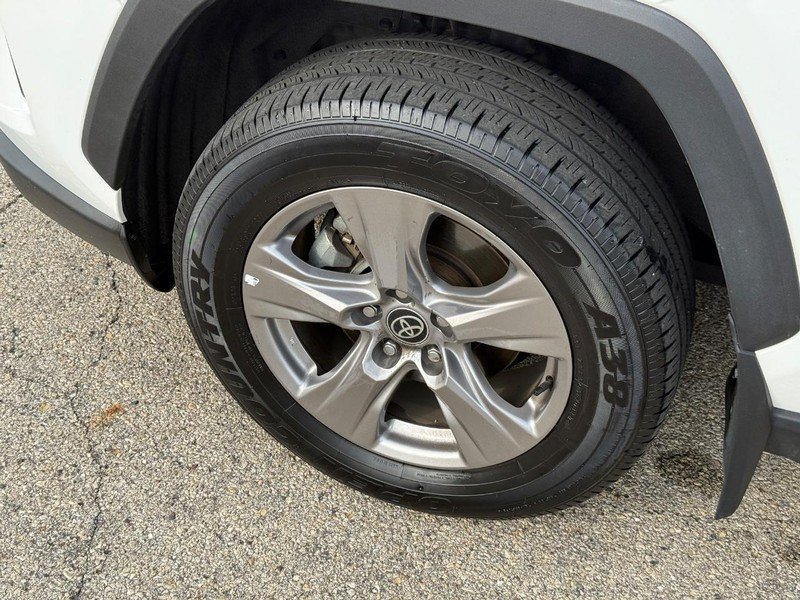 Used 2022 Toyota RAV4 XLE AWD/4WD image 10