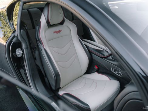 Used 2019 Aston Martin DBS Superleggera RWD image 31