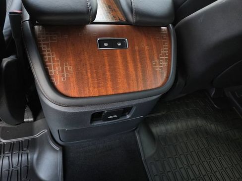 Certified 2025 Lincoln Navigator Black Label AWD/4WD image 19