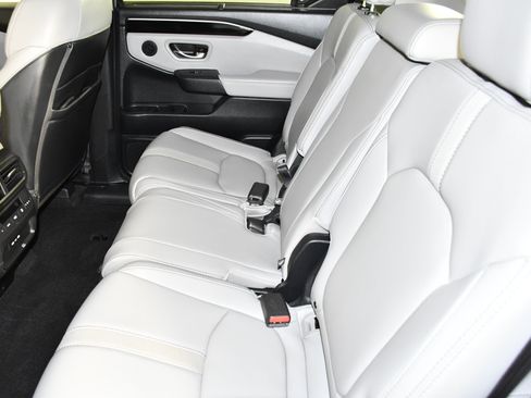 Used 2025 Honda Pilot Touring image 48