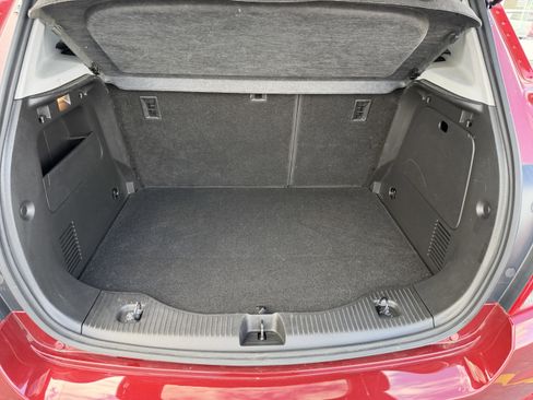 Used 2022 Chevrolet Trax LT w/ LT Convenience Package image 11