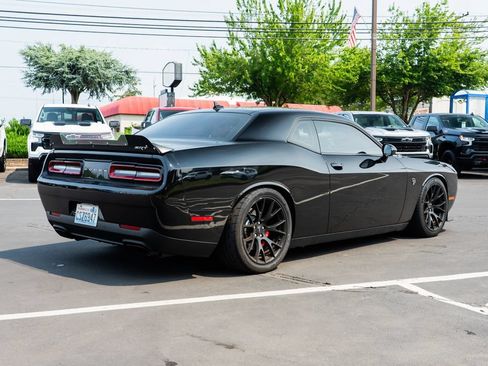 Used 2015 Dodge Challenger SRT Hellcat RWD image 5
