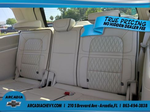 Used 2021 Lincoln Navigator Black Label w/ Cargo Convenience Package AWD/4WD image 13