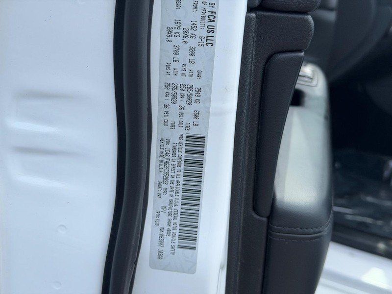 Used 2015 Jeep Grand Cherokee Altitude AWD/4WD image 23