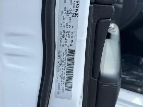 Used 2015 Jeep Grand Cherokee Altitude AWD/4WD image 23