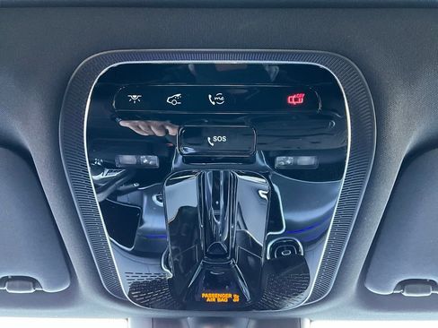 Used 2024 Mercedes-Benz GLC 300 4MATIC image 17