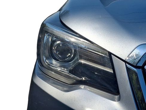 Used 2017 Subaru Forester 2.5i Limited AWD/4WD image 10