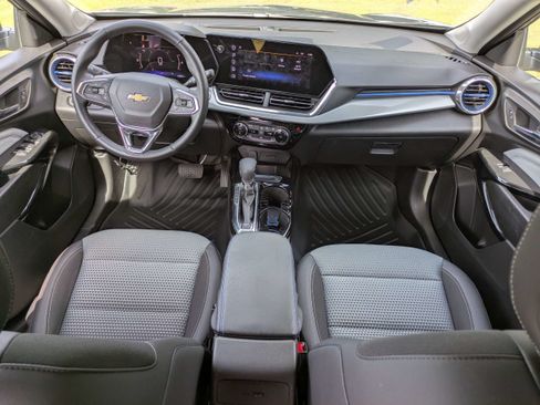 Used 2025 Chevrolet Trax LT w/ Driver Confidence Package FWD image 15