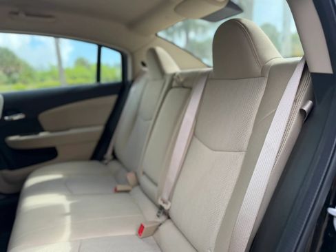 Used 2013 Chrysler 200 Touring FWD image 14
