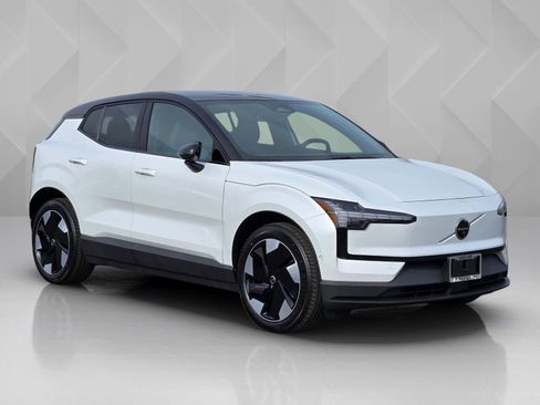 New 2026 Volvo EX30 Ultra w/ Protection Package Premier image 8