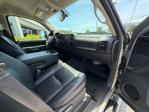 Used 2014 Chevrolet Silverado 2500 LT w/ Interior Plus Package AWD/4WD image 37