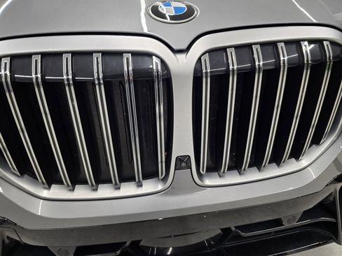 Used 2023 BMW X7 xDrive40i w/ Executive Package image 9