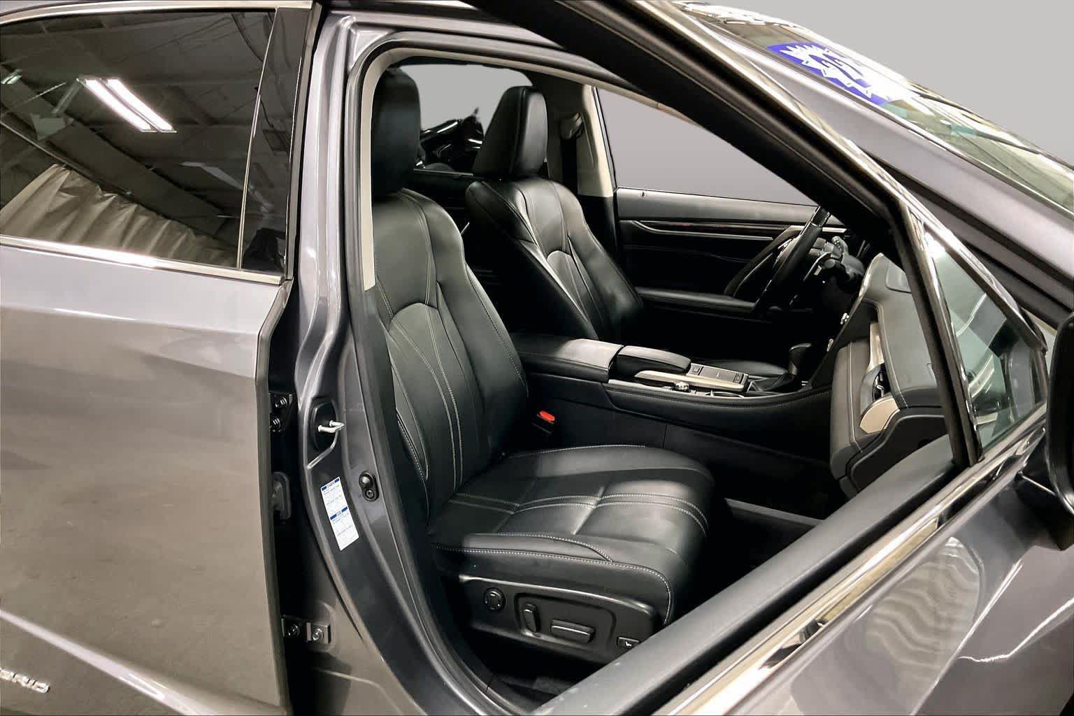 Used 2022 Lexus RX 450h AWD w/ Luxury Package image 9