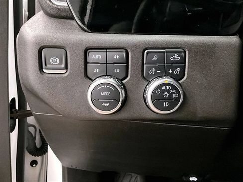 Used 2024 GMC Sierra 1500 SLT w/ SLT Convenience Package AWD/4WD image 41