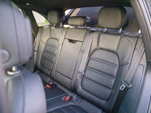 Certified 2026 Porsche Macan AWD/4WD image 24