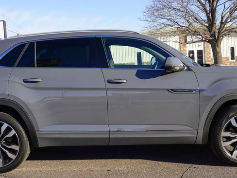 Used 2020 Volkswagen Atlas Cross Sport SEL Premium R-Line image 2