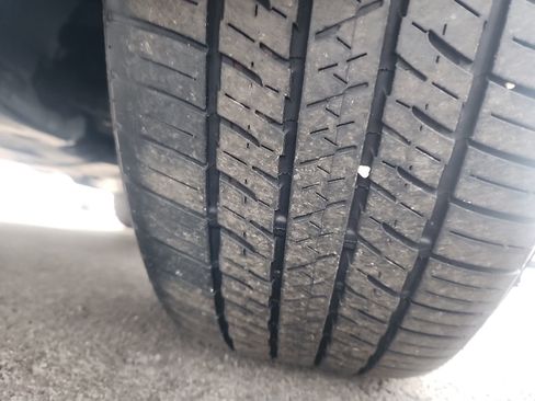 Used 2022 Toyota Venza Limited image 14