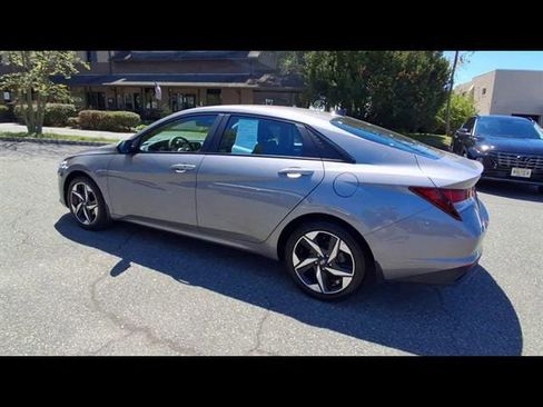 Certified 2023 Hyundai Elantra SEL w/ Convenience Package FWD image 6