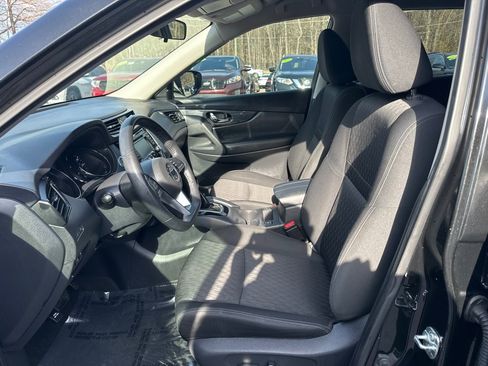 Used 2020 Nissan Rogue SV image 10
