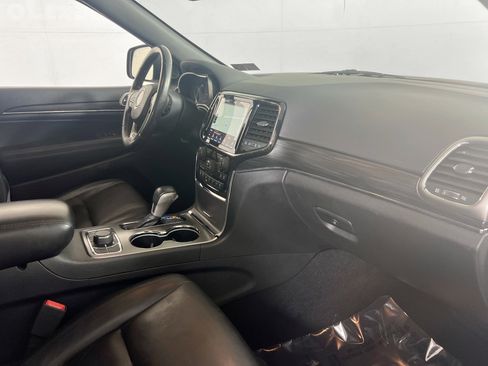 Used 2020 Jeep Grand Cherokee Limited image 29