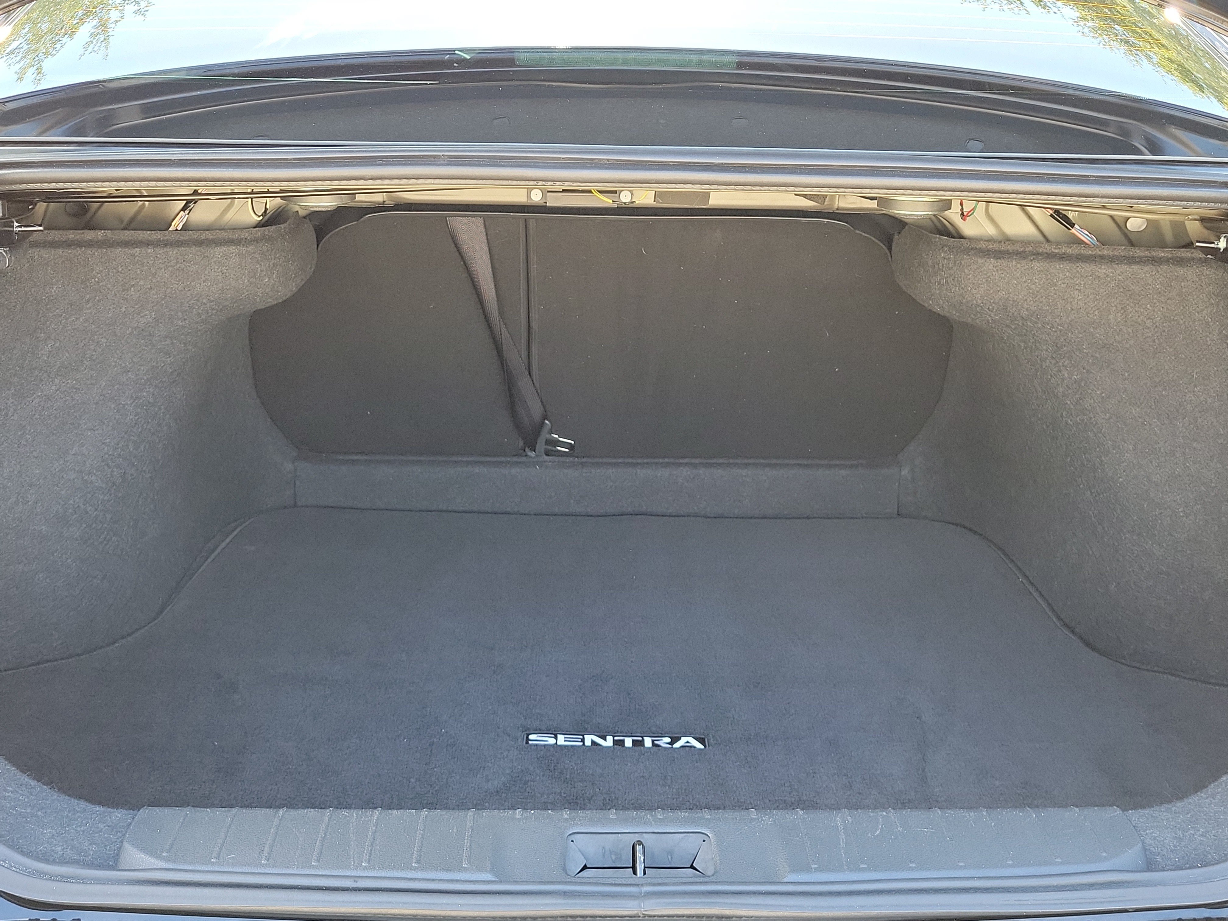 Certified 2025 Nissan Sentra SR FWD image 12