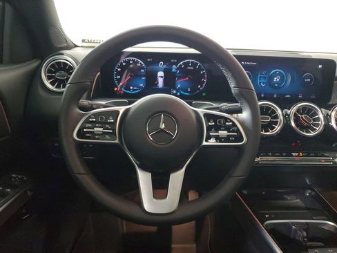 Used 2023 Mercedes-Benz GLB 250 image 15