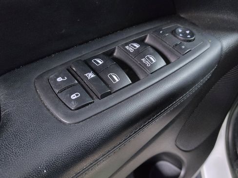 Used 2019 Jeep Grand Cherokee Limited AWD/4WD image 27